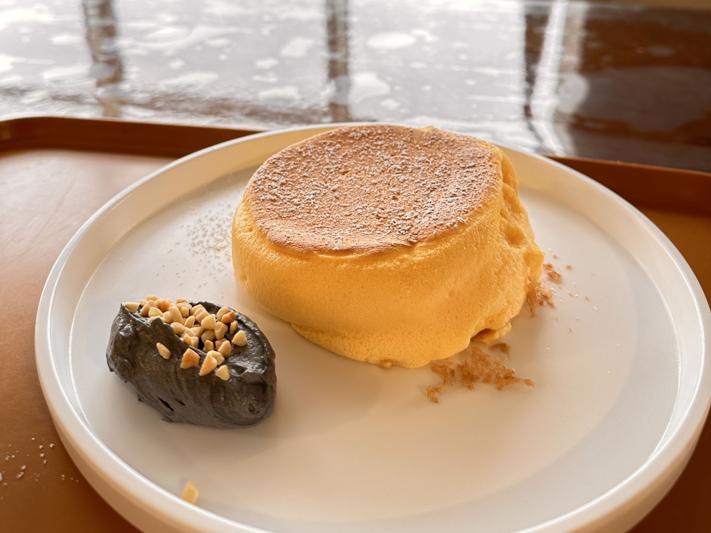 Soufflé with sesame cream